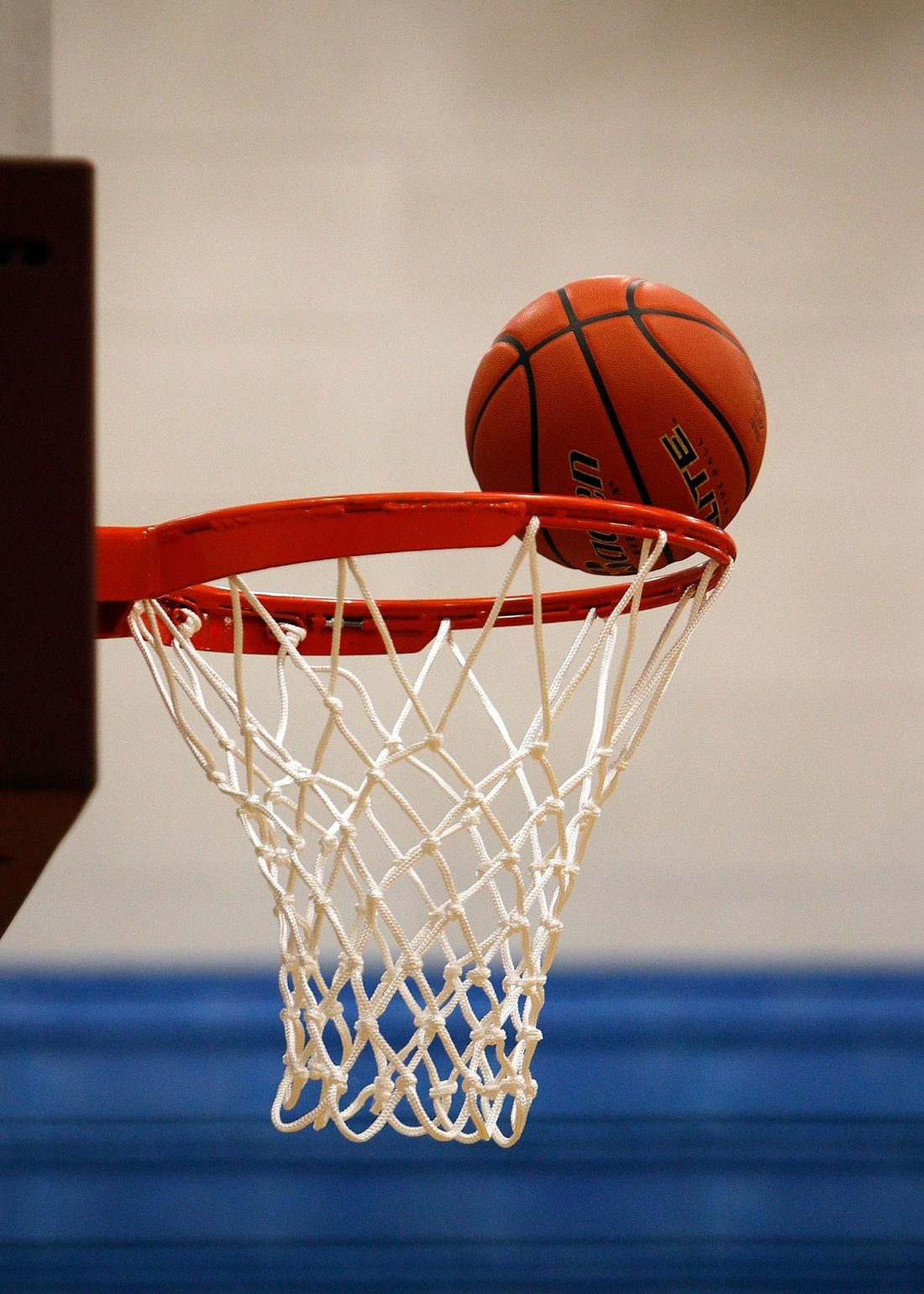 开云APP · 对抗瞬间（界面示意）